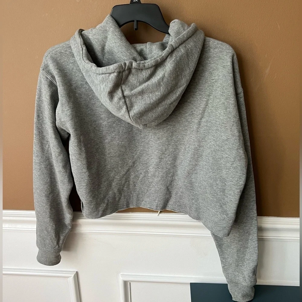 Wild Fable Women’s Heather Gray Cropped Hoodie Sweatshirt Size L Athleisure - Picture 4 of 5